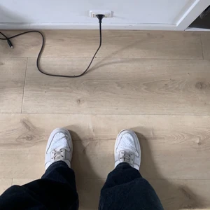 Nike dunk high vast grey - Skick 7/10 storlek 44. Ganska små för storleken (passar 43) pris på stock x $240 Kan bytas