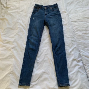 Jeans bershka - Snygga lågmidjade jeans från bershka. 