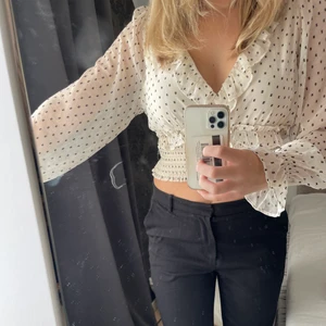 Blus - Superfin blus ifrån bikbok. Endast provad hemma.