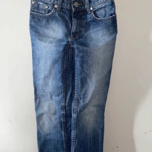 Byta mot Juciy - Någon som vill byta dessa jätte snygga lågmidjade Stockholms stil jeansen och randiga stickade tröjan mot juicy byxor? 