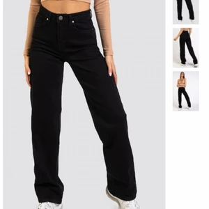 Vida jeans  - HIGH WAIST - VIDA JEANS.                                          Från Madlady. Knappt använda. Super sköna byxor som sitter bra på alla. Kan inte använda längre då dom är för stora för mig.🤍 Nypris:549 säljs för 200kr! Storlek L28  38 