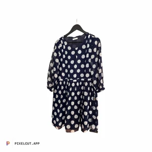 Whistles dress  - Eu 40  100% polyester Smock spotted dress with side ties to allow for a more fitted style- 