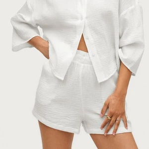 Linne shorts - Från veromoda, endast använda en gång. Finns fickor på dem!