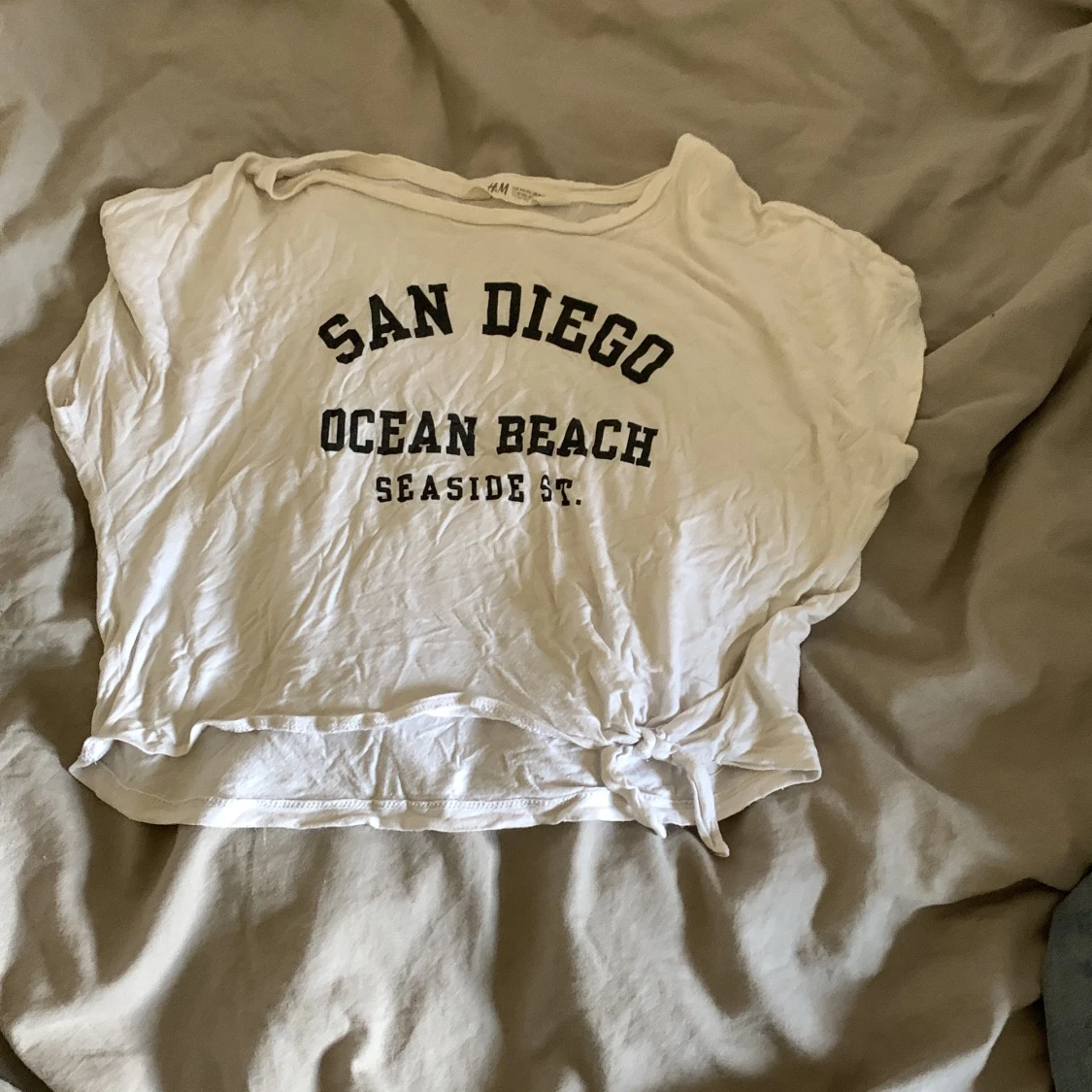 Vit t-shirt med tryck - 90