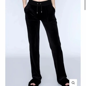 juicy couture  - säljer mina älskade juicy byxor pga dom ej kommer till användning längre, är 168 å dom passar perfekt på mig men lite långa i bena. säljer ändast vid bra bud💕