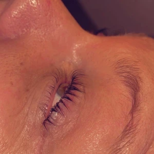 Lash lift  - Utbildad inom lash lift och browlift. Finns i Karlstad.  350kr för lash lift❤️❤️