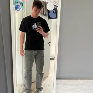 Polar T-shirt  - Polar T-Shirt som knappt används då den är för liten. Köptes i Junkyards butik i Stockholm. Väldigt bra skick, nästan som ny.