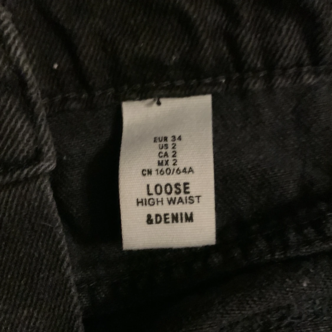 H&M högmidgade jeans - 91
