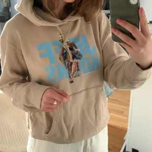 Hoodie - Så snygg och skön hoodie från uniqlo. 