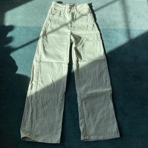 gröna jeans  - super snygga sage gröna jeans! bra skick! jae 168 för referens! köparen står för frakten!