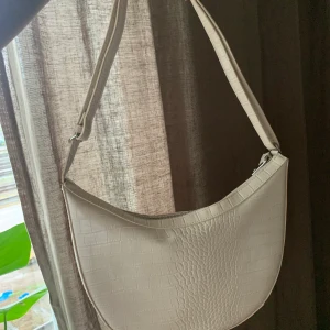 Supercool väska  - Inköpt på target i USA. Super unik design och snygg till många tillfällen. Aldrig använd så i nyskick! Nypris ca 400🌸 Köparen står för frakt💗