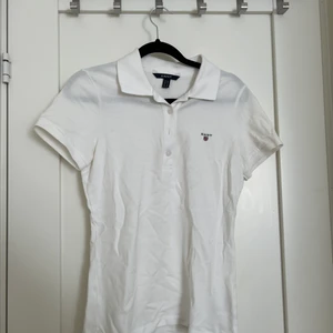 Gant - Använd fåtal gånger fint skick, köpare står för frakt