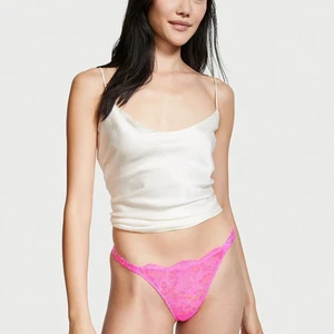 Victoria Secret trosor - Helt oanvända trosor från VS. Köpte fel storlek så får sälja dessa. Inte ens provade. Nypris var 300 kr