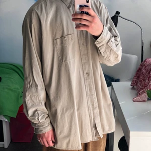 Skön Camel Skjorta - Stor och slapp Camel skjorta, i perfa skick! 