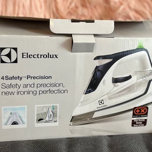 Electrolux Strykjärn NYTT - Helt nytt strykjärn (lapp kvar) från Electrolux. Hämtas i Umeå. 
