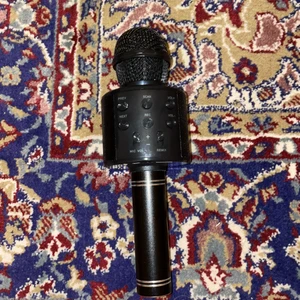 Bluetooth mikrofon  - Nyskick endast testad några gånger baterierna är nya 