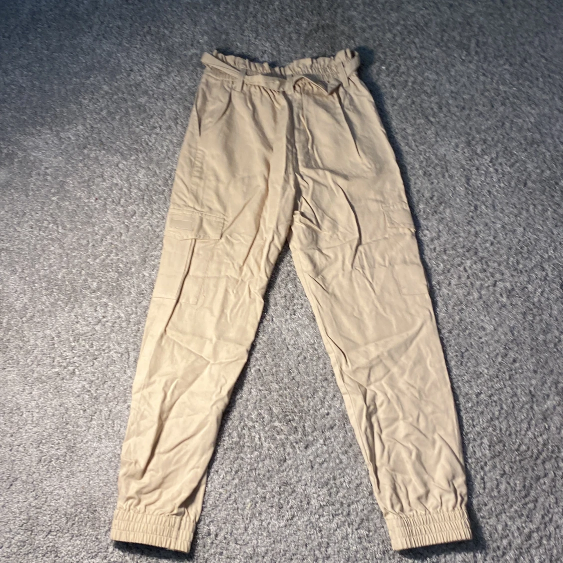 Sköna ljusbruna sommarbyxor - 90