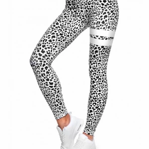 Stronger tights  - Stronger tights i storlek M. Säljer då de aldrig kommit till användning, vilket innebär bra skick. 175kr  + frakt. 