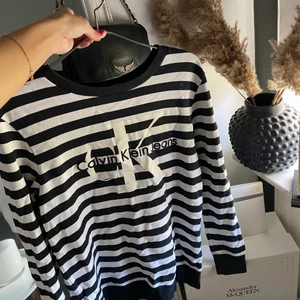 Calvin Klein tröja - Calvin Klein tröja som inte används längre, storlek xs/s 