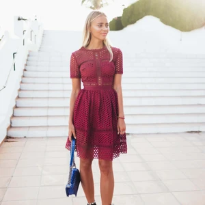 Efterlysning By Malina klänning Röd XS  - Efterlyser/önskar köpa en by Malina klänning vinröd i storlek XS. Om någon sitter på inne på en som ni inte använder, hojta till! 