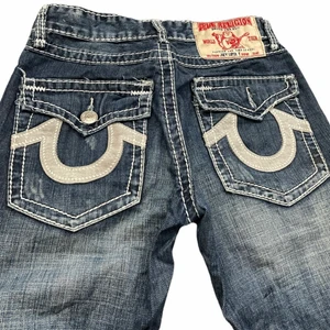 True religion jeans - True religion jeans, saknar en knapp annars mycket bra skick, storlek 30 men passar typ 26 (dam) 