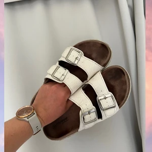 Tofflor - Sommartofflor i använt skick. 