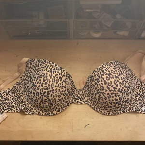 BH - Jättefin bh, aldrig använt.