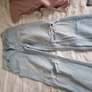 90s jeans från gina tricot. Petite stl 38 - Fin skick