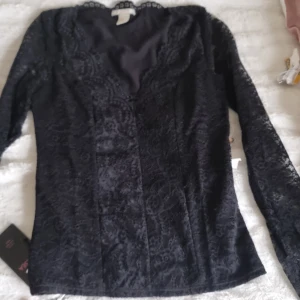 Spetsblus Xs HM - Bra skixk