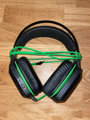 Gaming Hörlurar - Gaming Headset från Razor Utmärkt skick Mikrofon saknas därav lågt pris Inköpta för 999kr