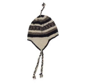 Mössa med öronlappar - Vit, svart och beige/grå mössa i nyskick. Säljer då den inte kommer till användning. :))