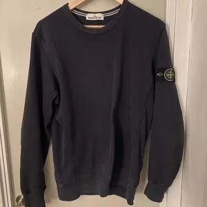 Stone island sweatshirt  - Säljer för jag behöver pengar 