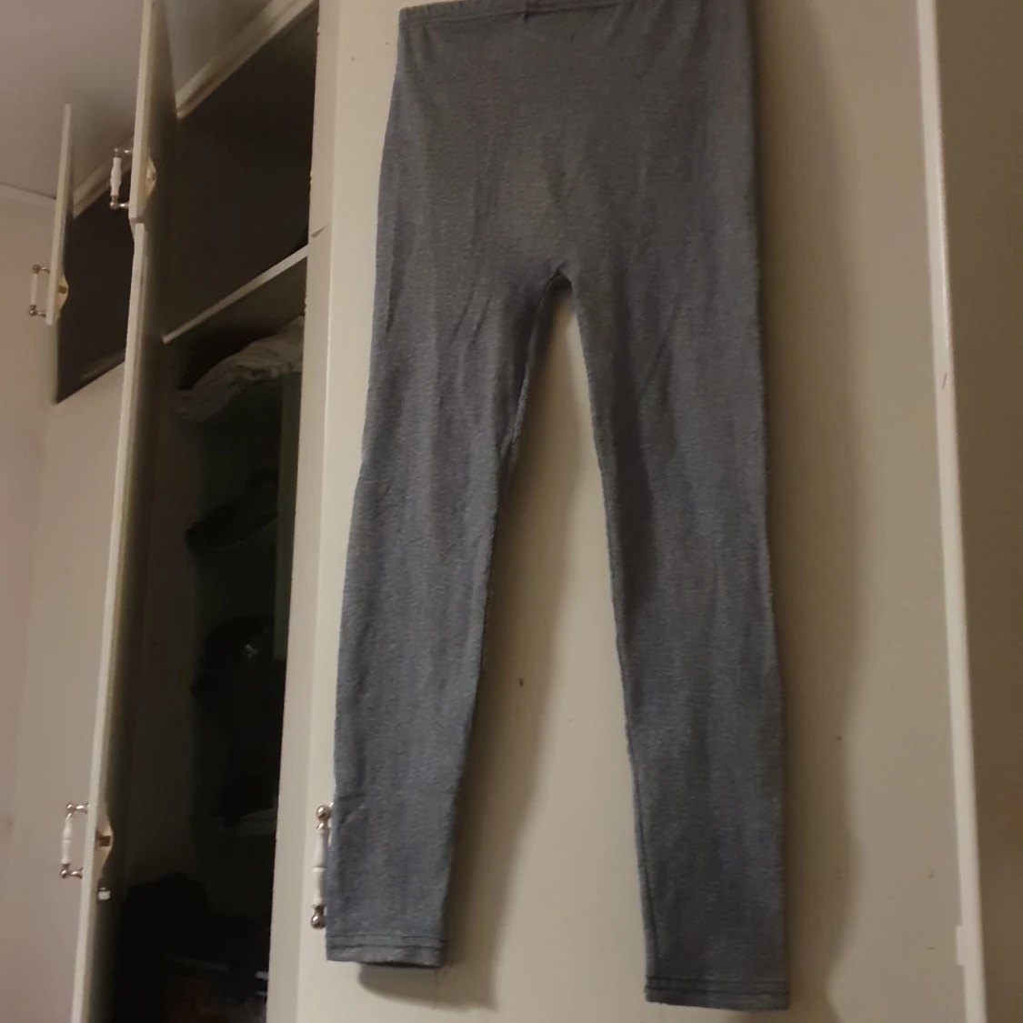 Gråa träningsbyxor 