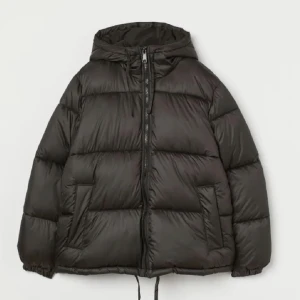 HM pufferjacket - Säljer den här i väldigt bra skick, storlek. Nästan oanvänd. Möts i Stockholm. 