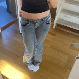 Brandy Melville jeans  - Säljer mina populära brandy Melville jeans. Säljer då jag har alldeles för många jeans💕⭐️❤️‍🔥