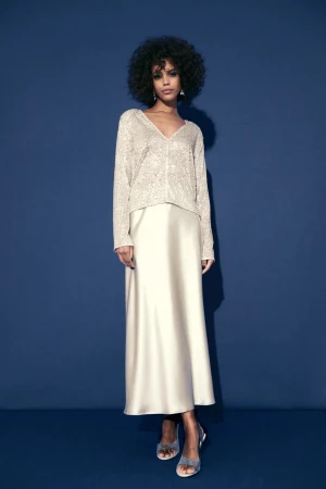 Gina satin kjol  - Säljer en oprövad satin maxi skirt från GinaTricot. I stolek S. Kjolen är slutsåld på deras hemsida. 