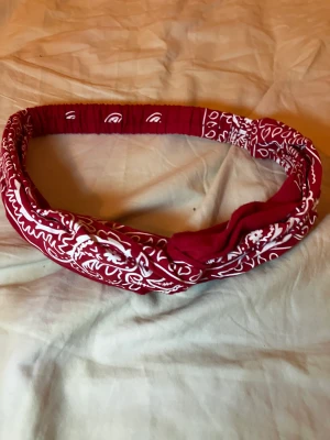 Hårband - Jätteee Skön och brukar använda den När jag sminkar mig