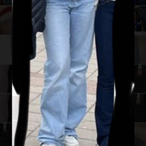 Vida jenas - Vida långa jeans. Jag är 173 och dom släpade i marken så mycket att dom fick sönder, därför är dom avklippta längst ner för att ta bort hålen annars är dom helt hela och i bra skick. Säljer då dom inte kommer till användning.