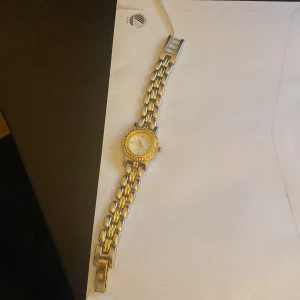 Quartz klocka - Jättefin klocka😊