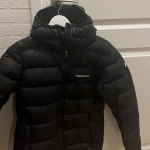 Peak Performance jacka - Peak Performens jacka. Storlek S. Bra längd i armarna. 