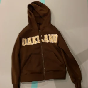 Kofta eller sip hoodie - Fin brun tröja