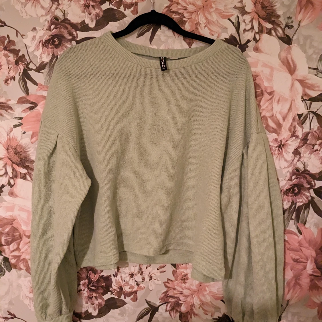 Ljusgrön tröja med ballongärmar