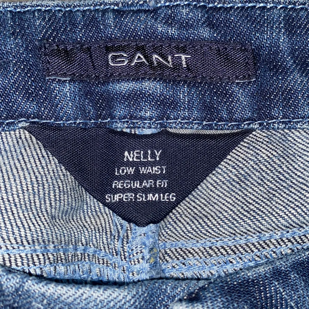 Low waist jeans från gant. Jeans & Byxor.