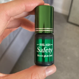 Bislash lim - Bismash lim för känsliga ögon, 5 ml. Den är helt ny, har endast testat den. Säljer då den inte passade för mig. 