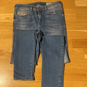 Diesel jeans, med smala ben