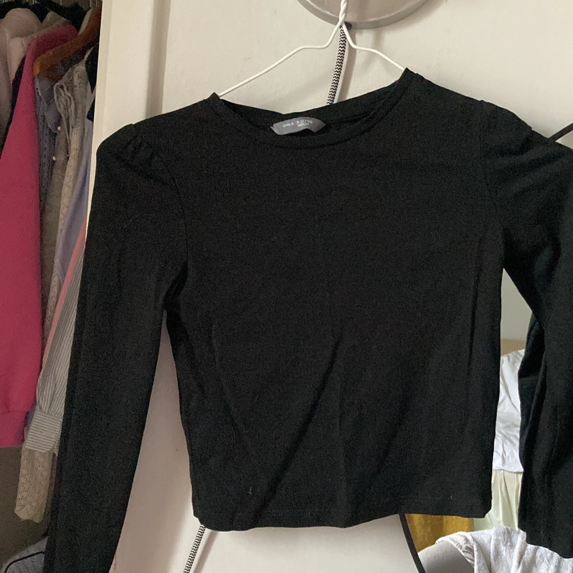 En vanlig svart tröja  - 90