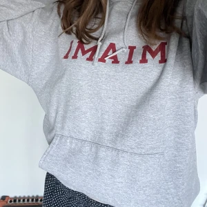 Oversized Hoodie - En superfin grå oversized hoodie som passar med allt! Säljer då jag har för många 💞 Skriv gärna om du har frågor :)
