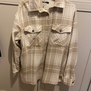 Höstjacka - Storlek M, använd fåtal ggr. 