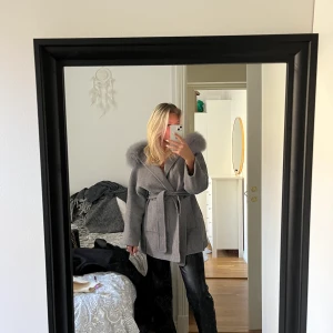 Kappa med päls  - Lägger upp igen pga oseriösa köpare🥰Skriv vid intresse och pris kan diskuteras vid snabb affär 😇