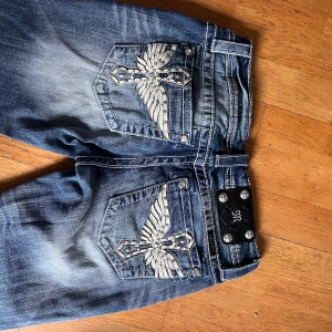 Miss me jeans! Helt oanvända - Miss me jeans köpte för många år sedan men ALDRIG använda. Köpte två par likadana dans och dessa glömdes bort! Nu passar dom ej längre och säljer dom därför storlek -xs/s